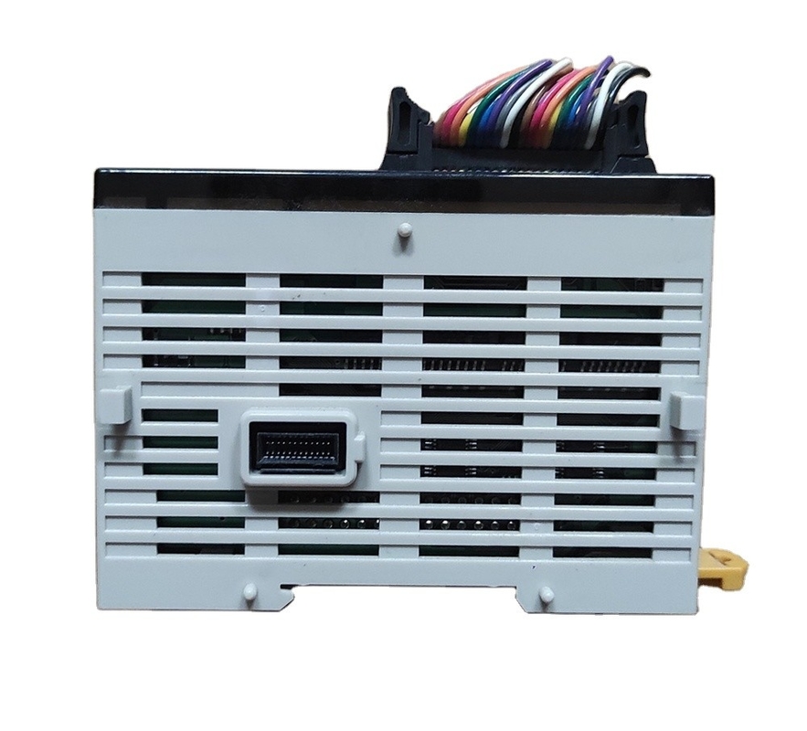 6 CP1E-E10DT-D 24VDCの電源を沈める入れられた4出力Omron PLC CP1Eのトランジスター