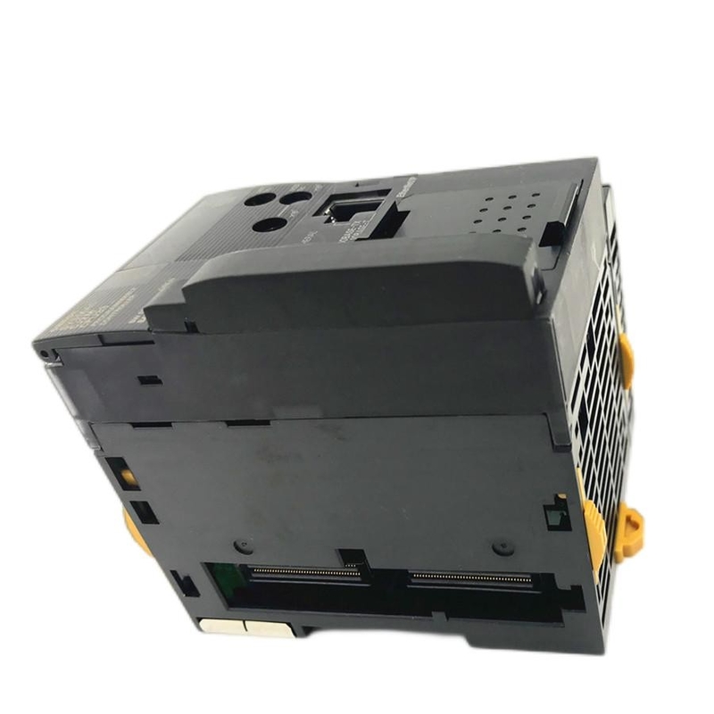 40 nS Omron PLC CJ2M-CPU33 62mmの幅USBのイーサネットRS-232C 422 485